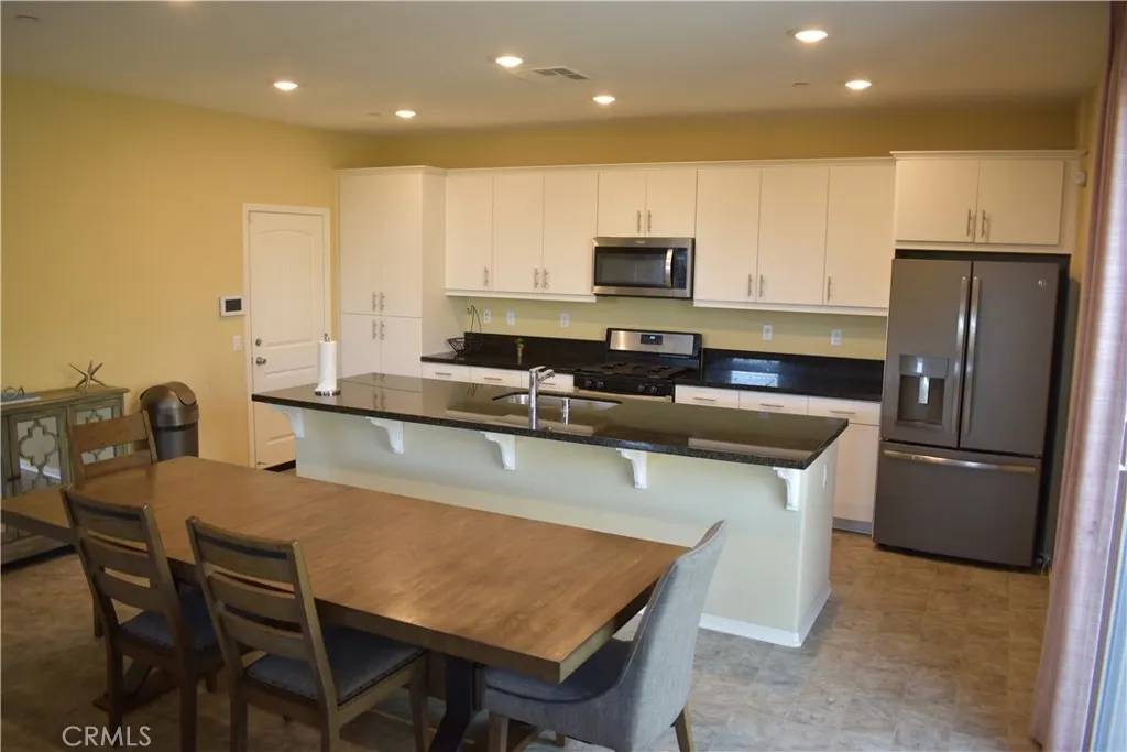 Rialto, CA 92376,873 S Pine Avenue