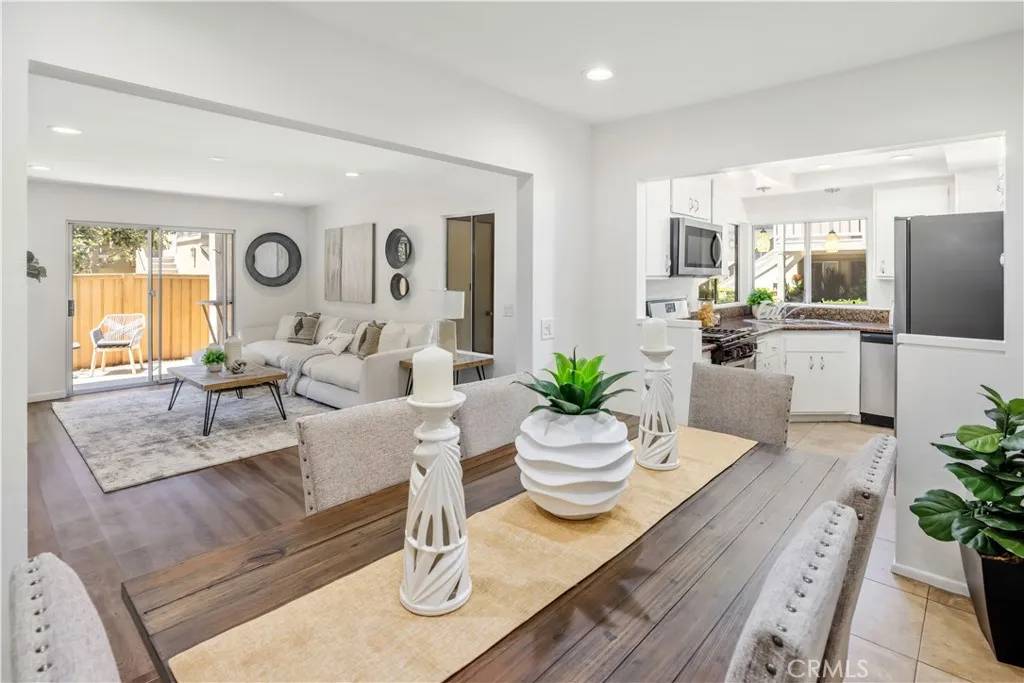 Irvine, CA 92614,73 Rockwood #38