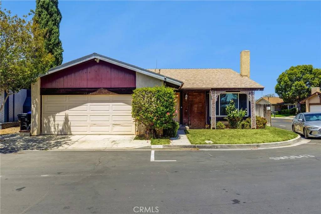 Jurupa Valley, CA 92509,5943 Sky Meadow Street