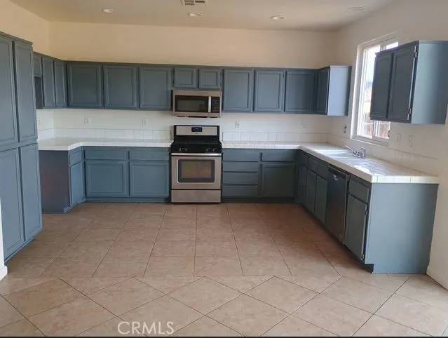Victorville, CA 92395,13182 Kootenay