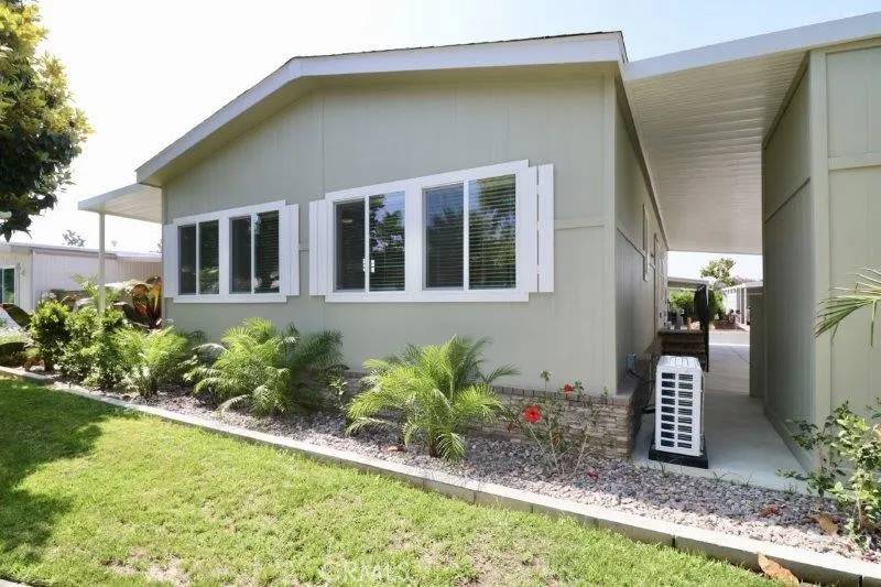 Yorba Linda, CA 92886,16735 Lake Knoll #195