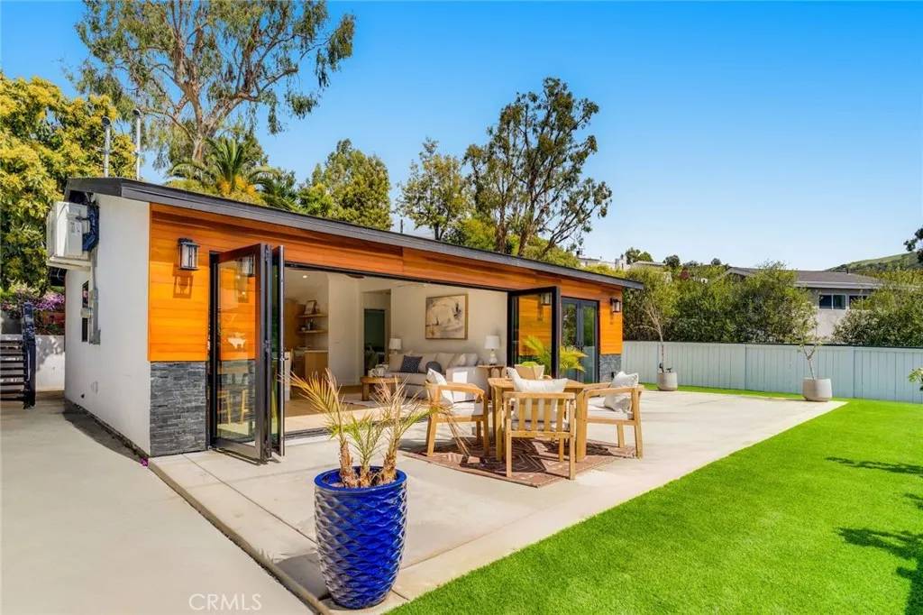 Laguna Beach, CA 92651,1480 Bluebird Canyon Drive