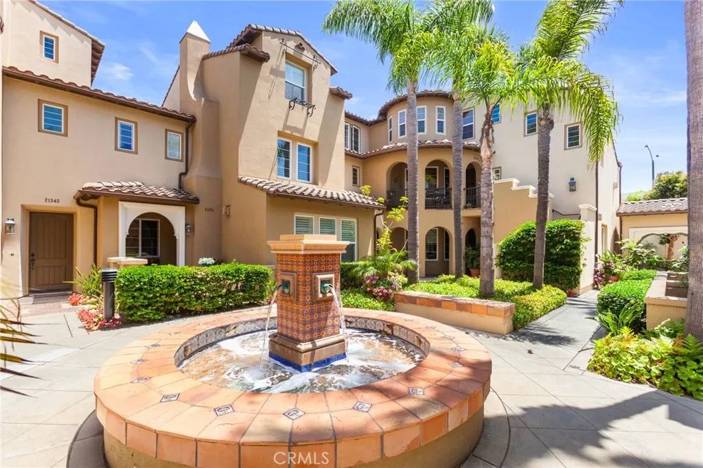 Huntington Beach, CA 92648,21355 Cieza Circle