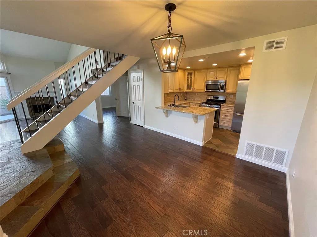 Irvine, CA 92606,381 Deerfield Avenue #41