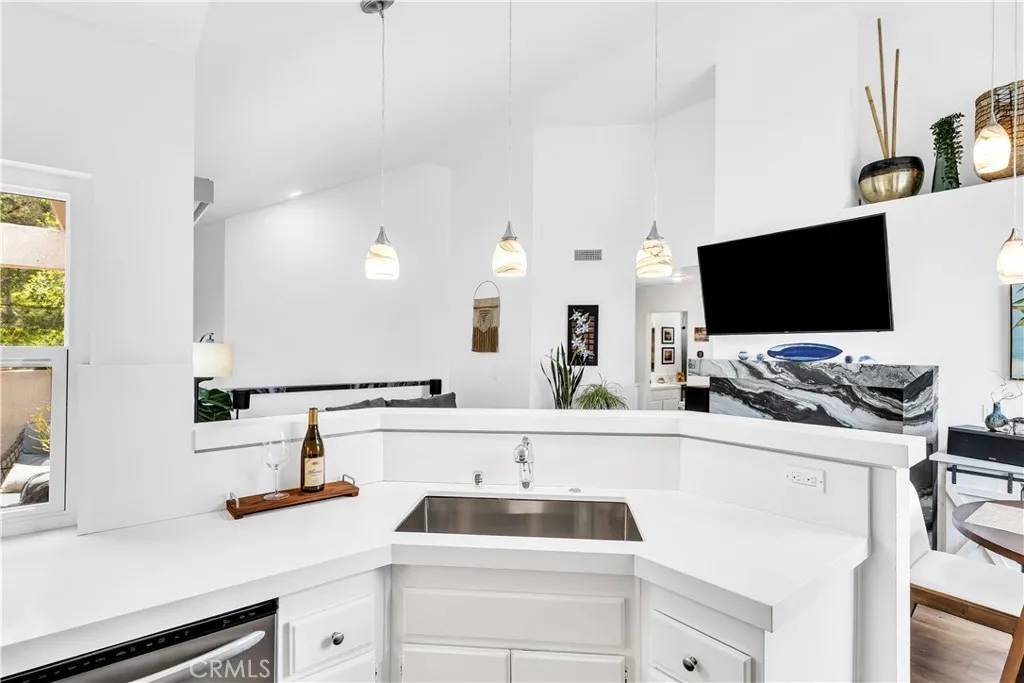 Laguna Niguel, CA 92677,2 Daytona #129