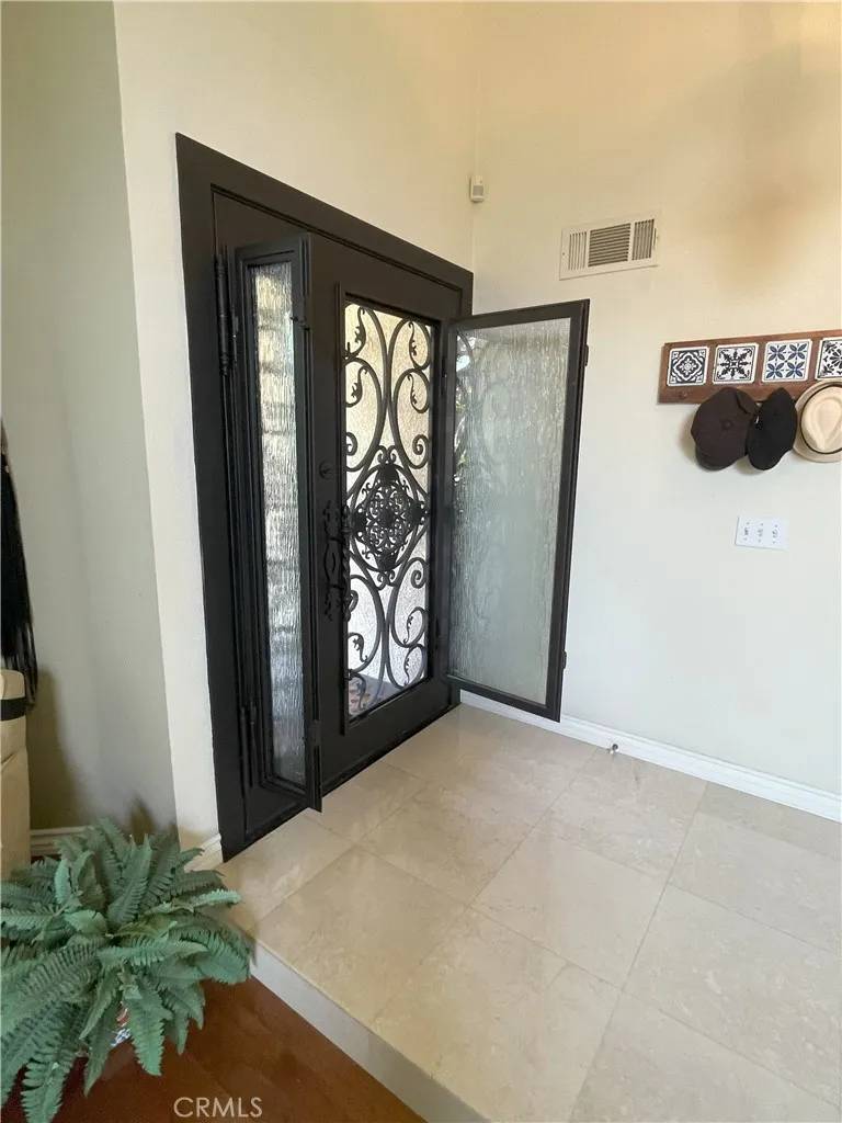 Aliso Viejo, CA 92656,17 Thornbird