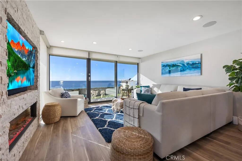 Encinitas, CA 92024,335 W I Street