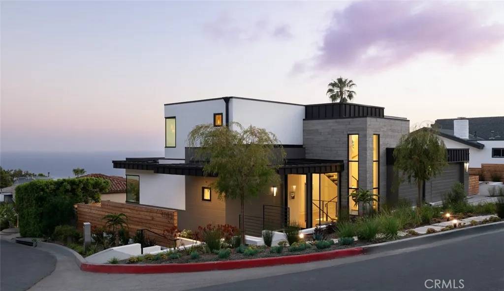 Laguna Beach, CA 92651,1105 Skyline Drive