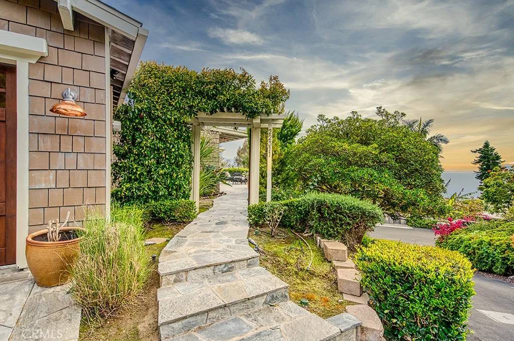 Laguna Beach, CA 92651,22311 3rd Avenue
