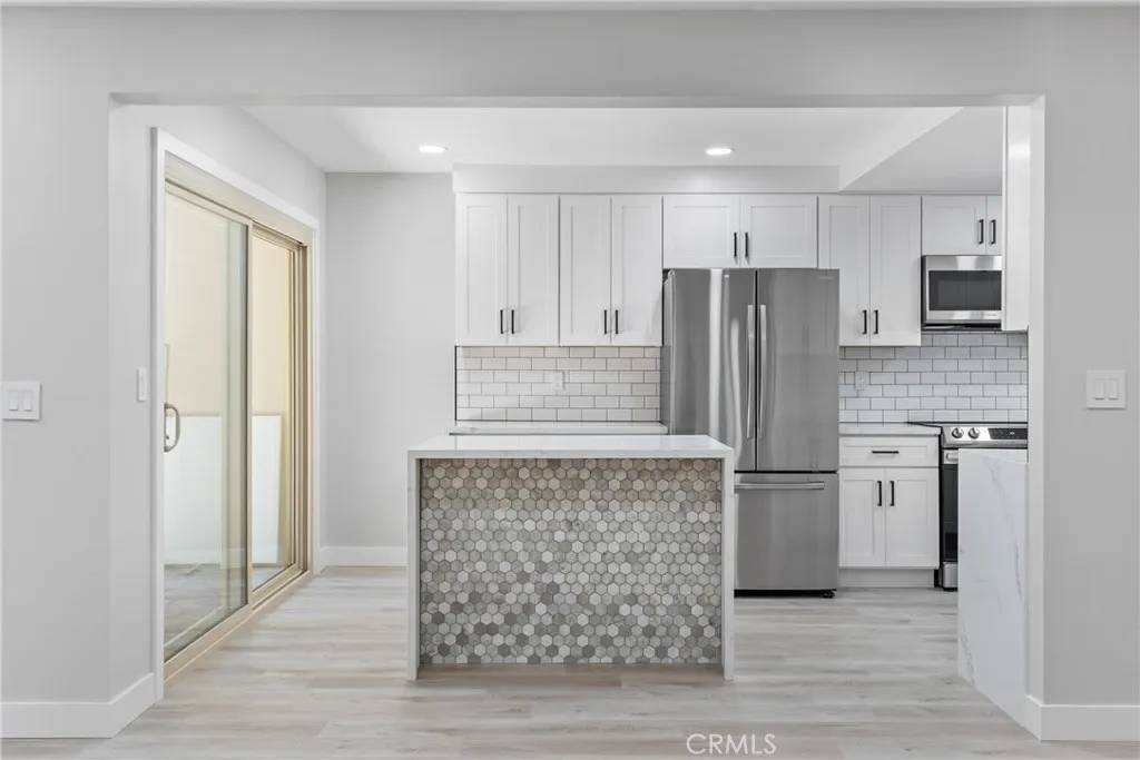 Costa Mesa, CA 92626,3008 Club House Circle