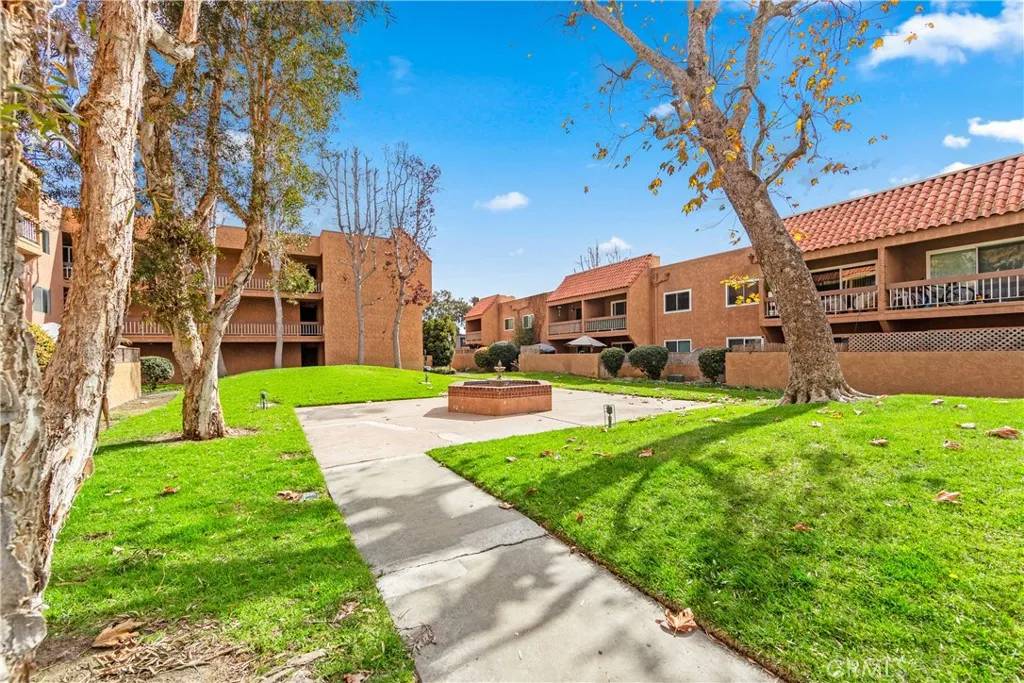 Huntington Beach, CA 92647,6600 Warner Avenue #118