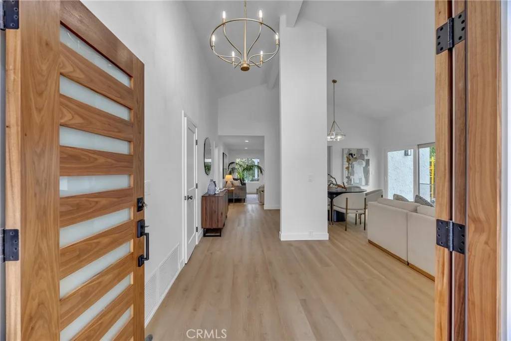 Huntington Beach, CA 92646,20441 Whitetree Circle