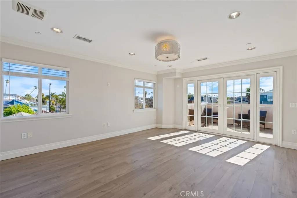 Huntington Beach, CA 92648,519 13TH Street