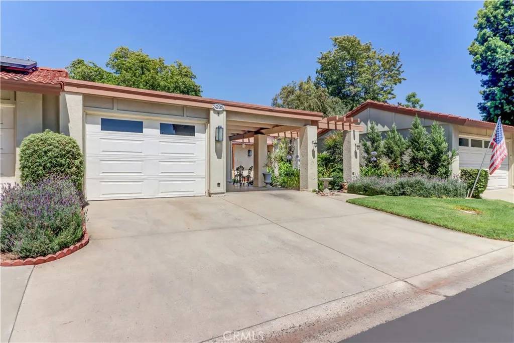 Laguna Woods, CA 92637,3205 Via Buena #B