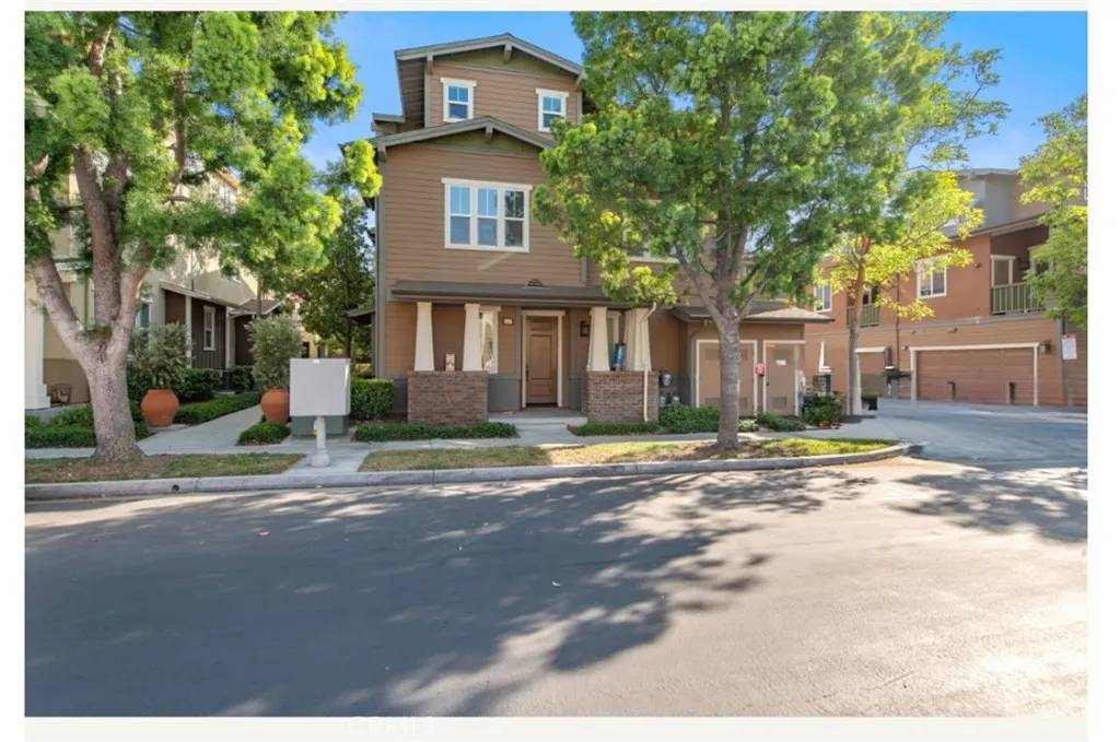 Tustin, CA 92782,357 Flyers Lane