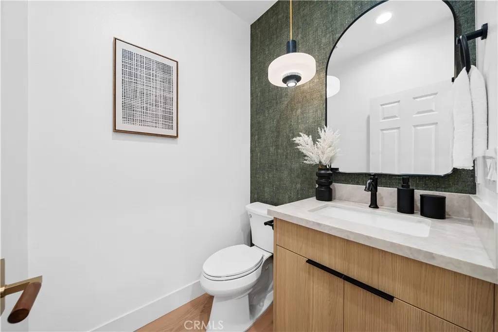 Irvine, CA 92602,33 Winterfield Road