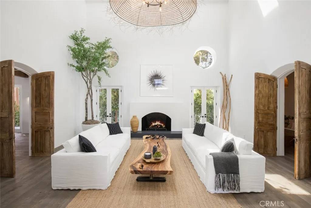 Malibu, CA 90265,27405 Pacific Coast Highway #2