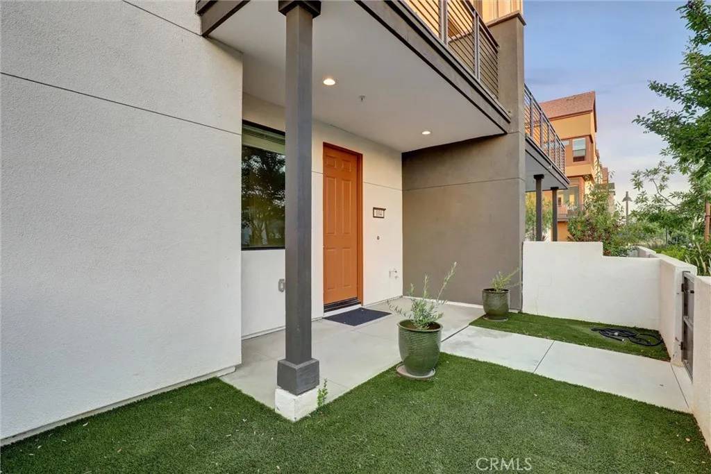 Irvine, CA 92618,104 Keeper