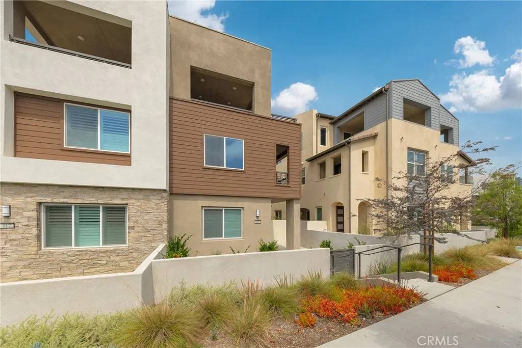 Irvine, CA 92618,119 Zawn