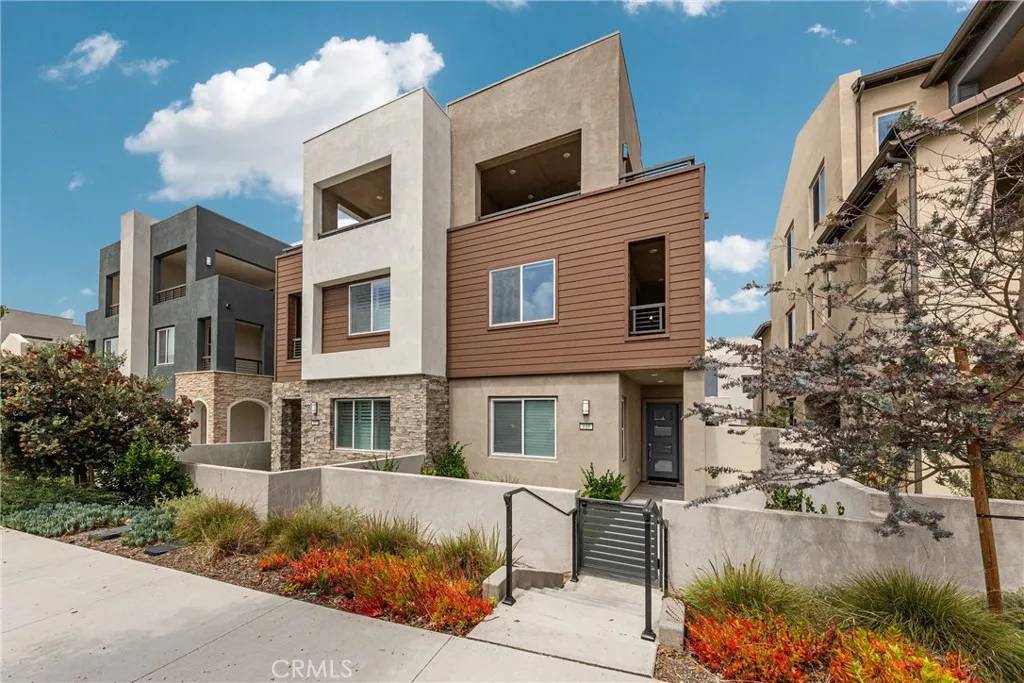 Irvine, CA 92618,119 Zawn