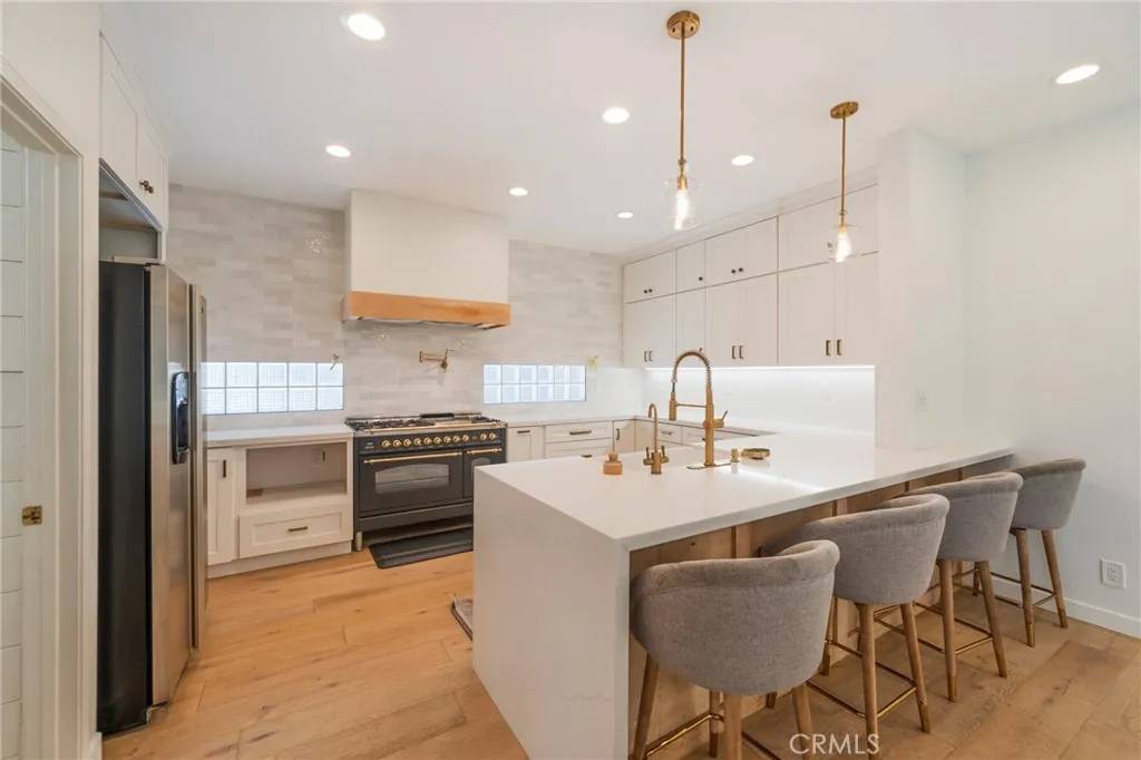 Huntington Beach, CA 92648,404 Goldenwest Street