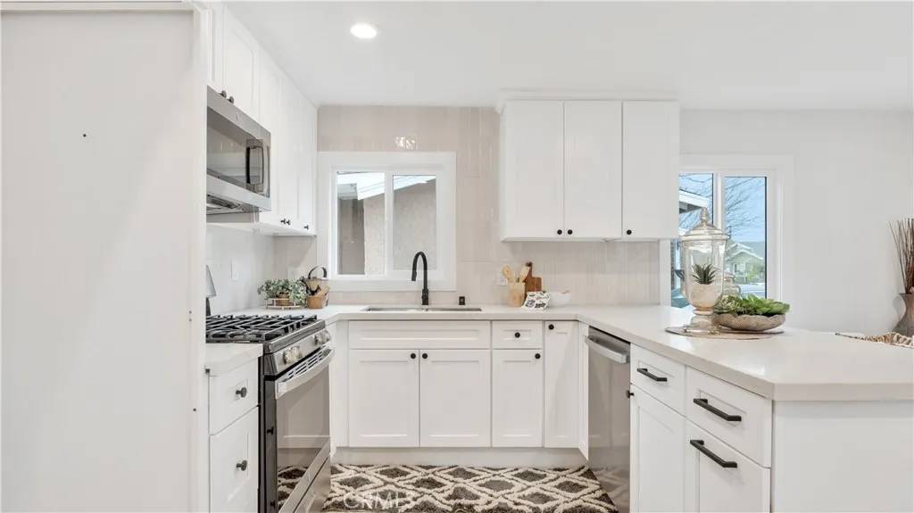 Alhambra, CA 91803,802 S Olive Avenue