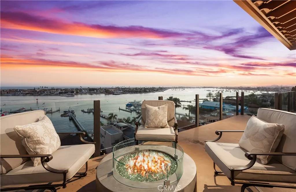 Corona Del Mar, CA 92625,2301 Pacific Drive