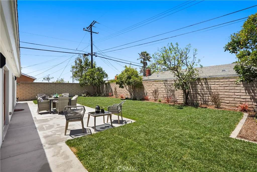 Huntington Beach, CA 92649,5021 Dovewood Drive