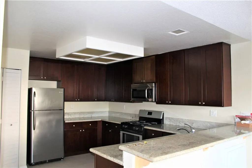 Irvine, CA 92612,42 Columbia #11