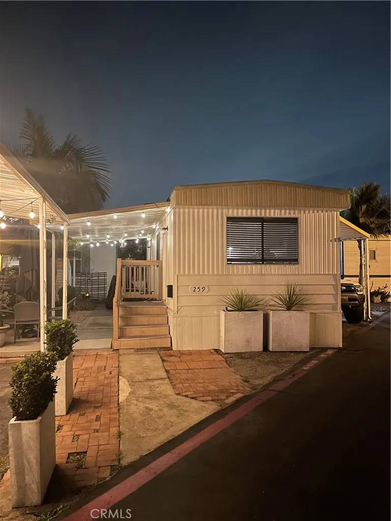 Huntington Beach, CA 92648,80 Huntington Street #259