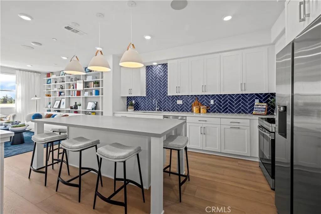 Claremont, CA 91711,121 Evergreen Lane