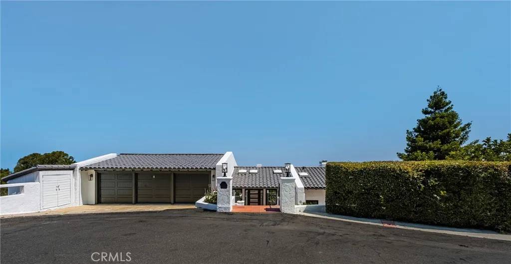 Rancho Palos Verdes, CA 90275,5 Yellow Brick Road