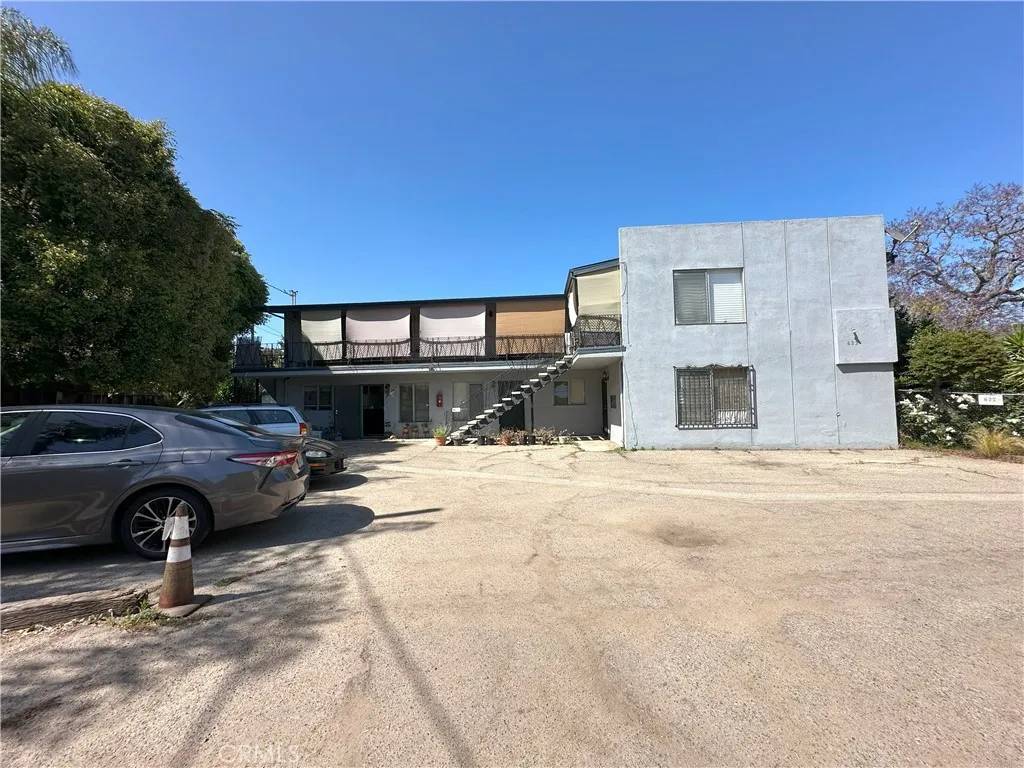 Santa Barbara, CA 93101,622 Kentia Avenue