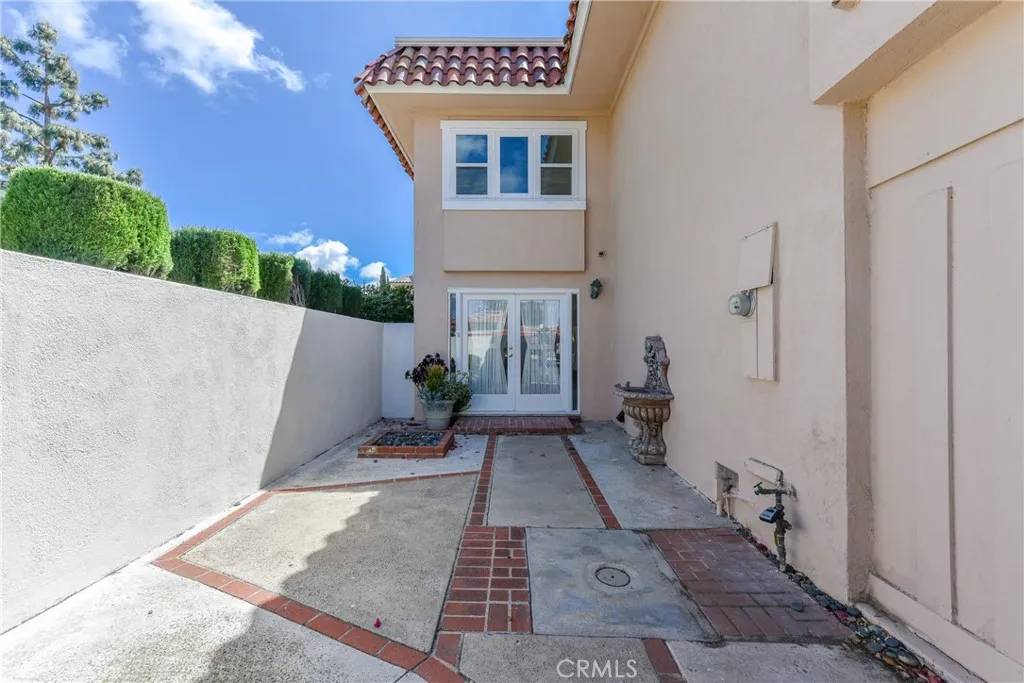 Irvine, CA 92612,10 Satinwood Way