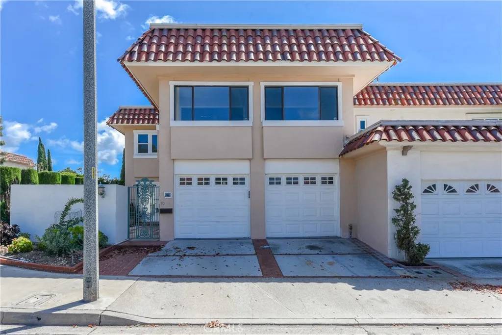 Irvine, CA 92612,10 Satinwood Way