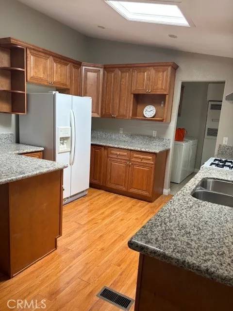 Irvine, CA 92618,14851 Jeffrey #66