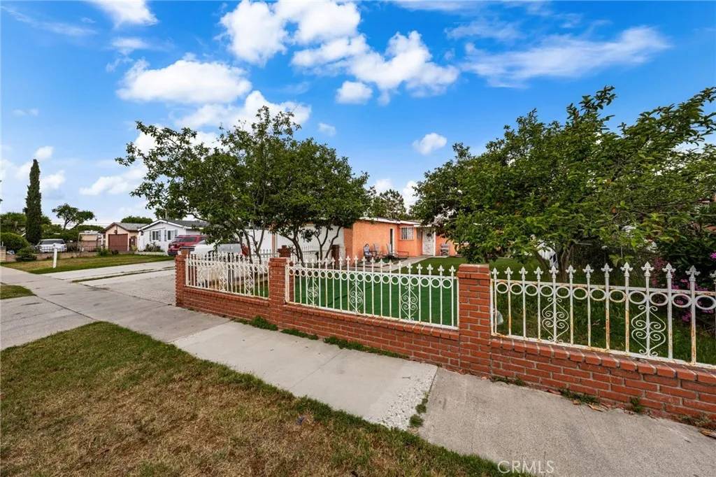Santa Ana, CA 92703,526 Nottingham Avenue
