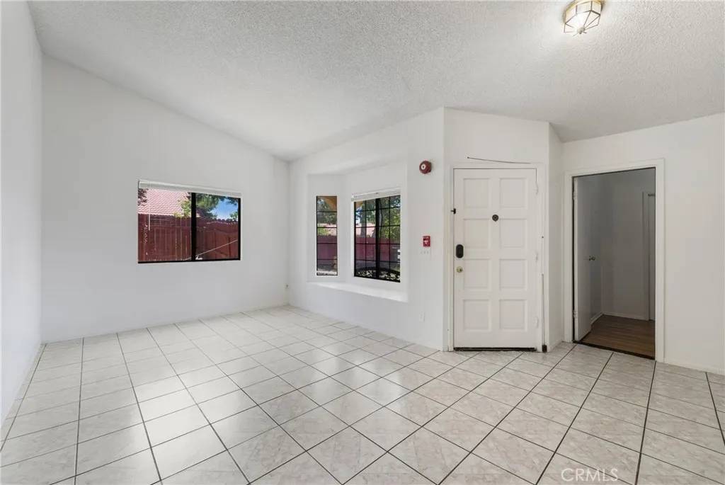 Hemet, CA 92544,41384 Collegian Way