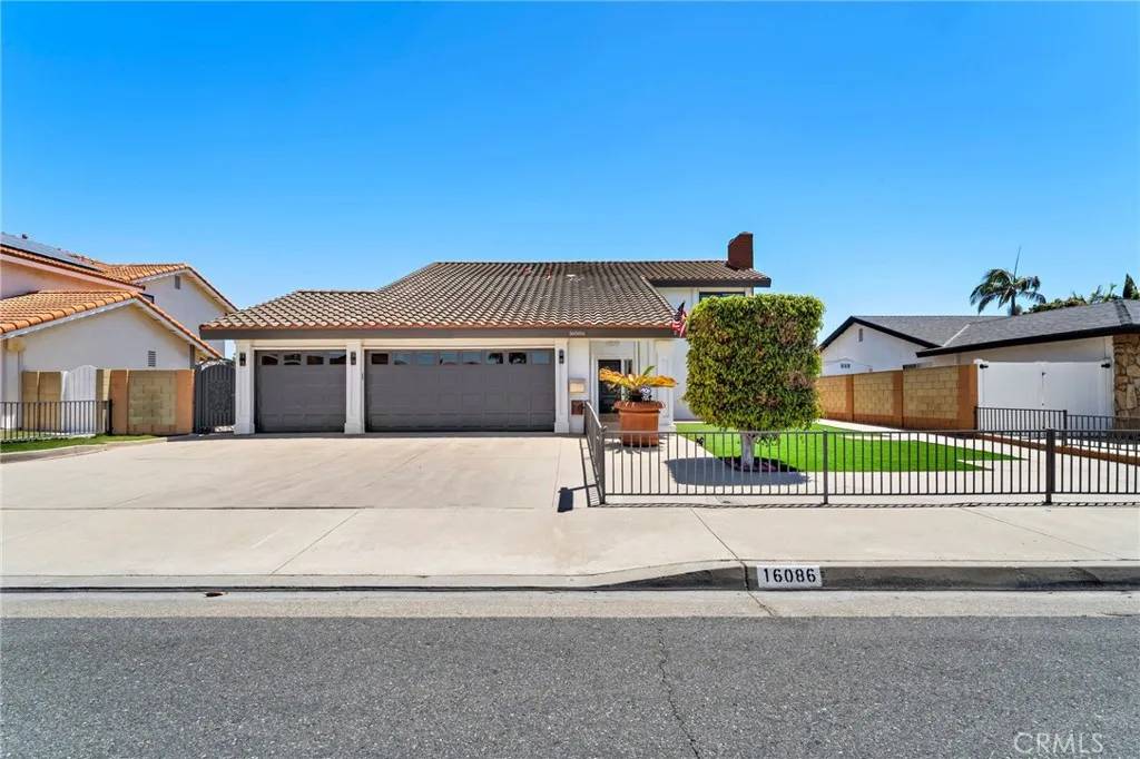 Fountain Valley, CA 92708,16086 Sweetleaf Street