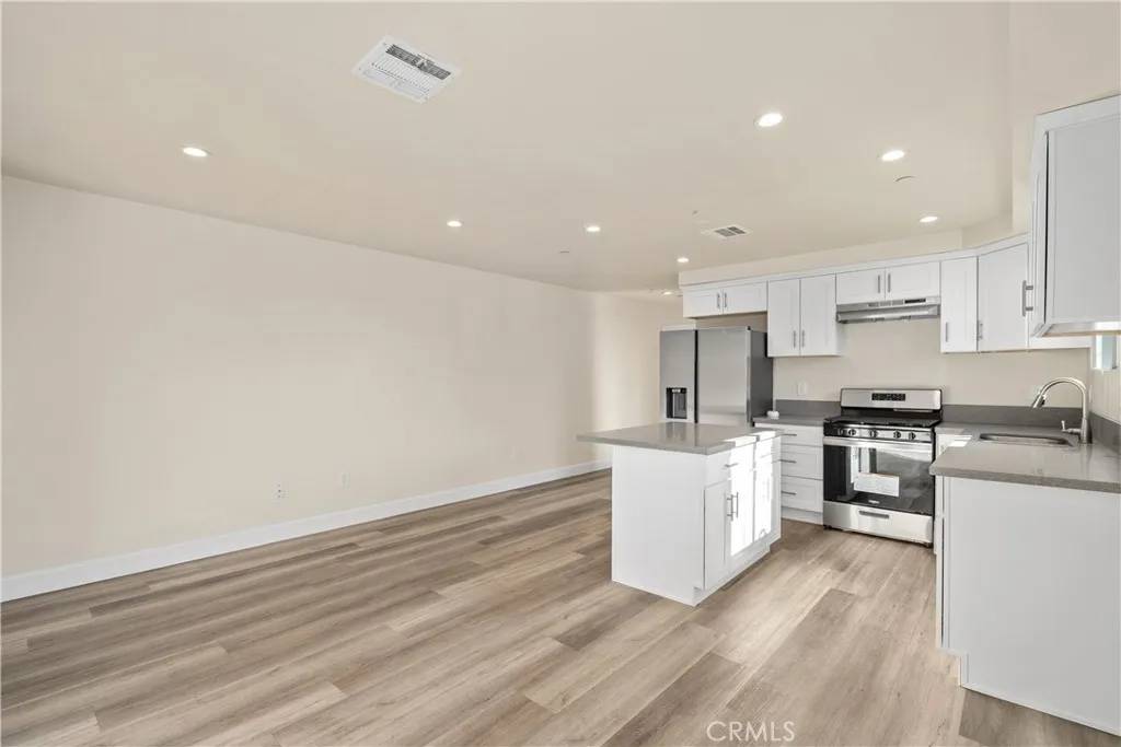 Los Angeles, CA 90006,1822 S Orchard Avenue #1822
