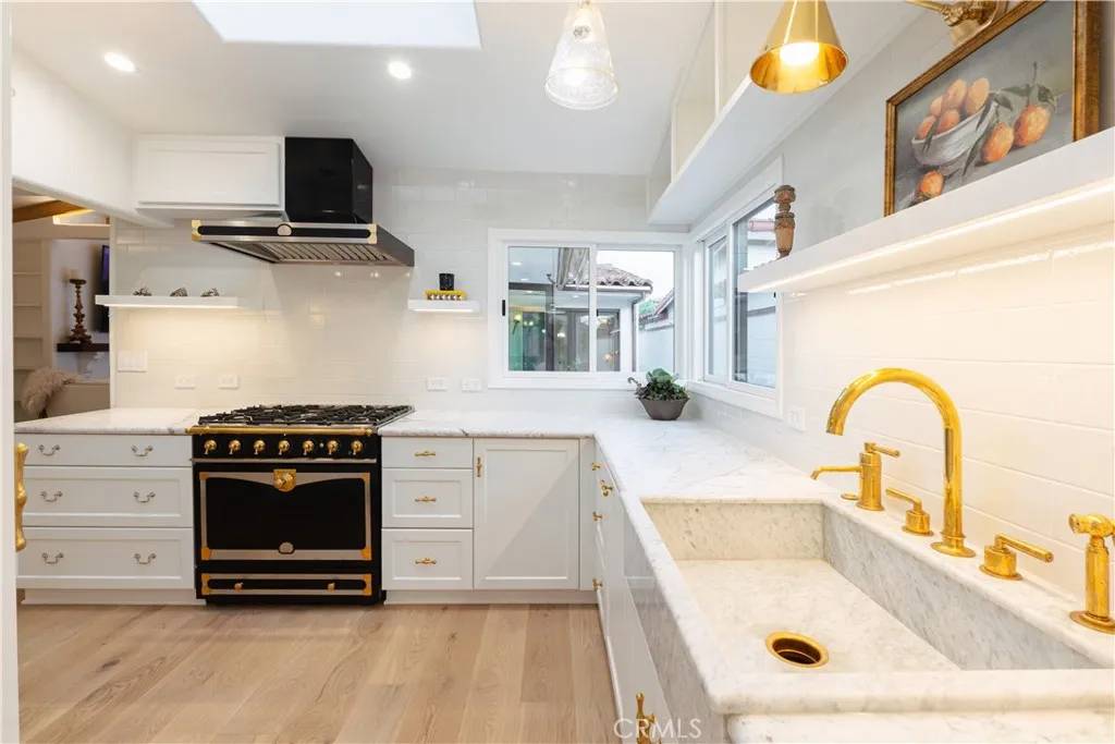Newport Beach, CA 92663,106 Via Cordova