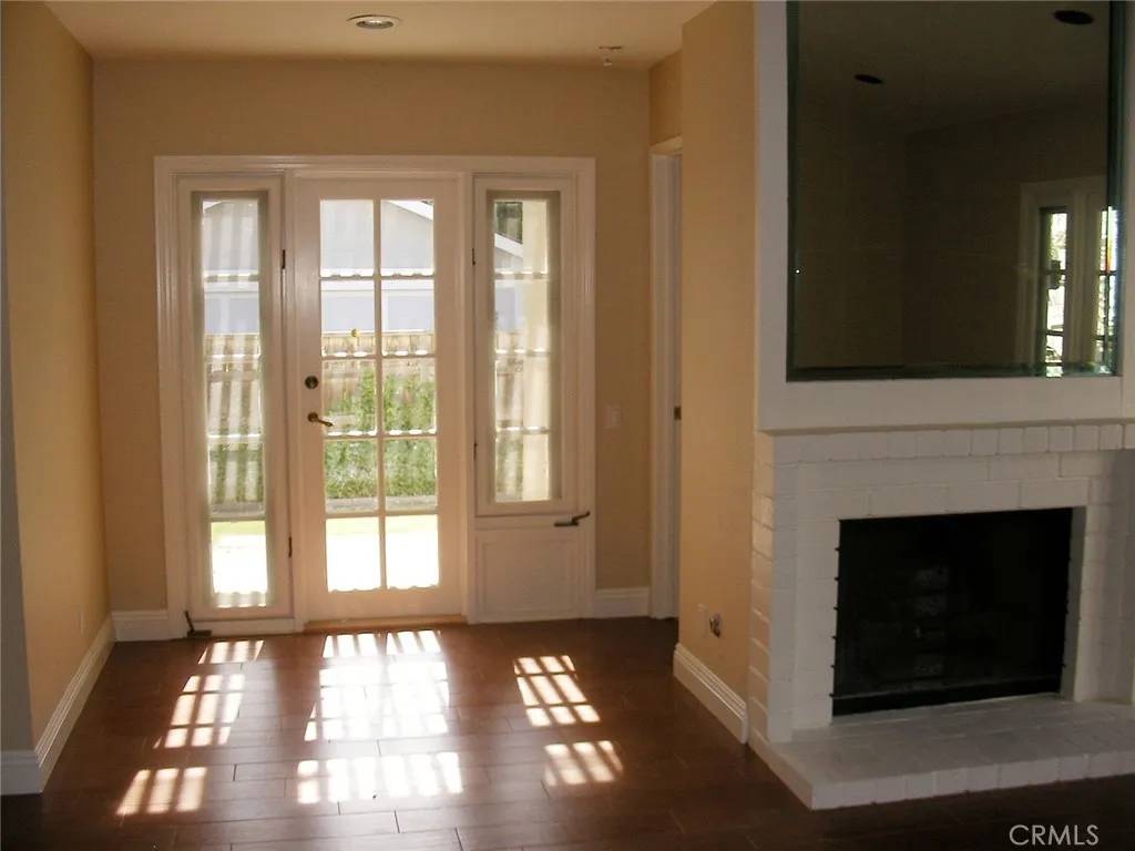Irvine, CA 92604,22 Acorn #20