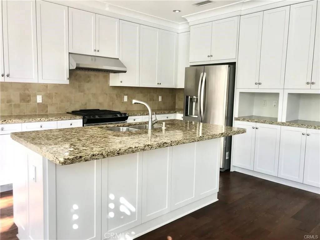Irvine, CA 92620,123 Overbrook