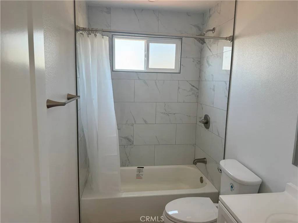 Placentia, CA 92870,315 S Walnut Avenue