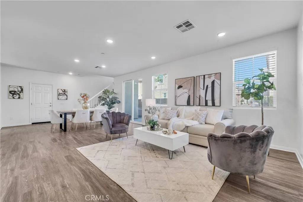 Eastvale, CA 92880,5855 Silveira Street