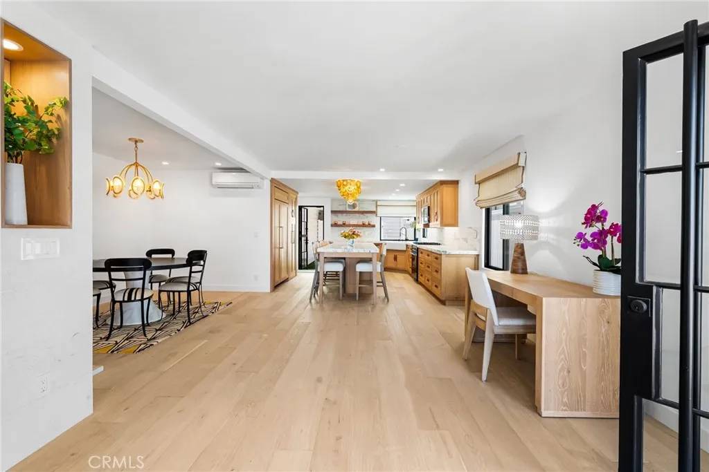 Newport Beach, CA 92663,1817 W Bay Avenue #A