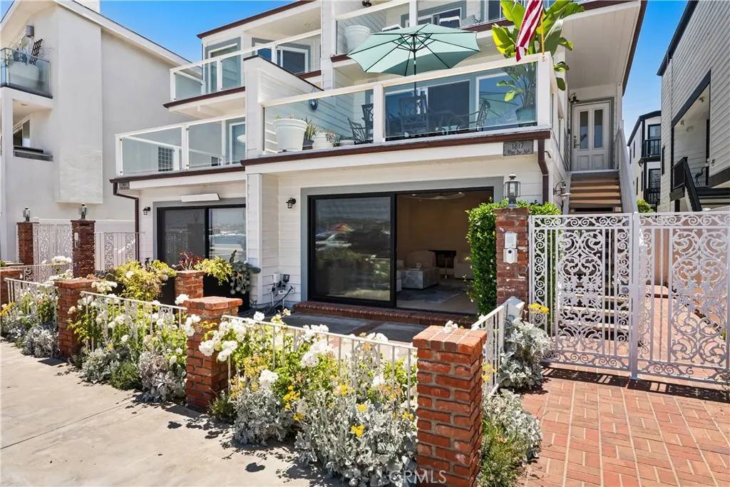 Newport Beach, CA 92663,1817 W Bay Avenue #A
