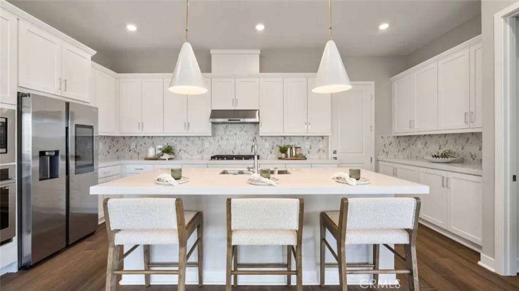 Valencia, CA 91354,24492 Via El Balneario