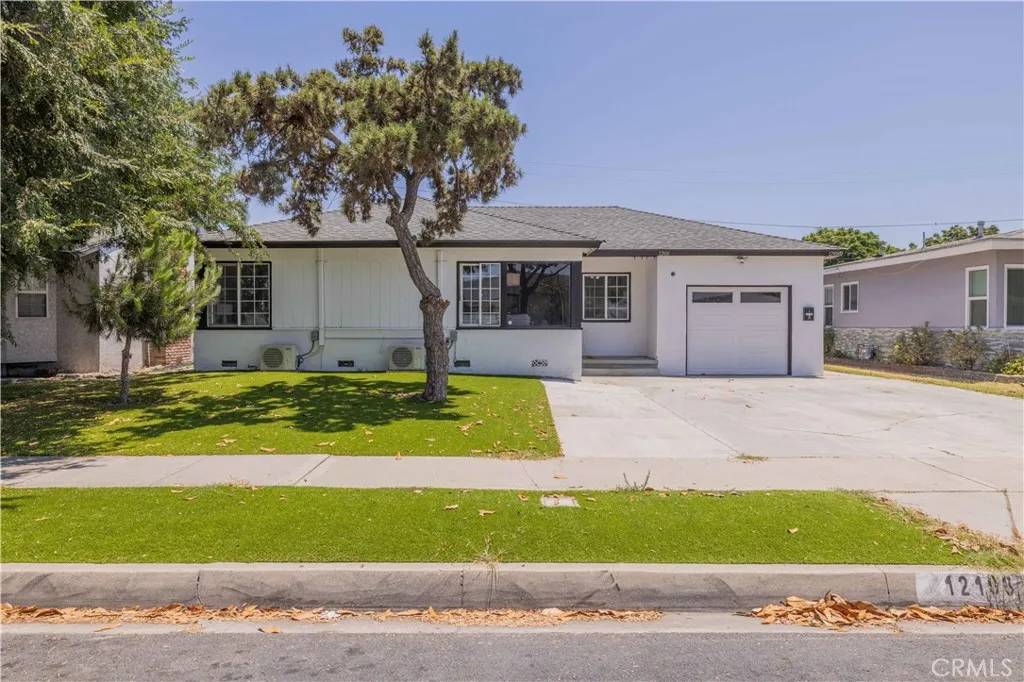 Downey, CA 90242,12108 Dunrobin Avenue