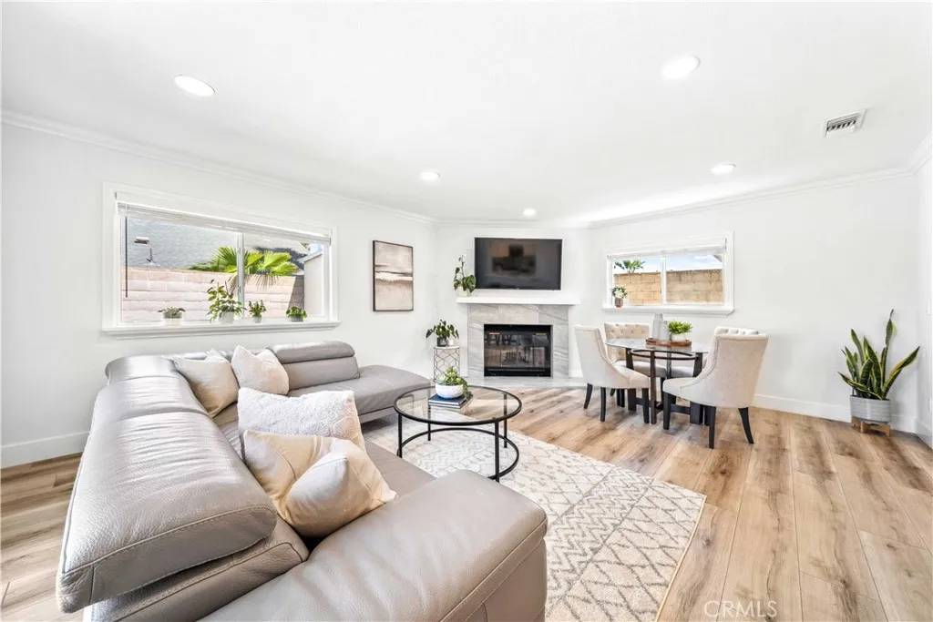 Laguna Hills, CA 92653,22287 Modina